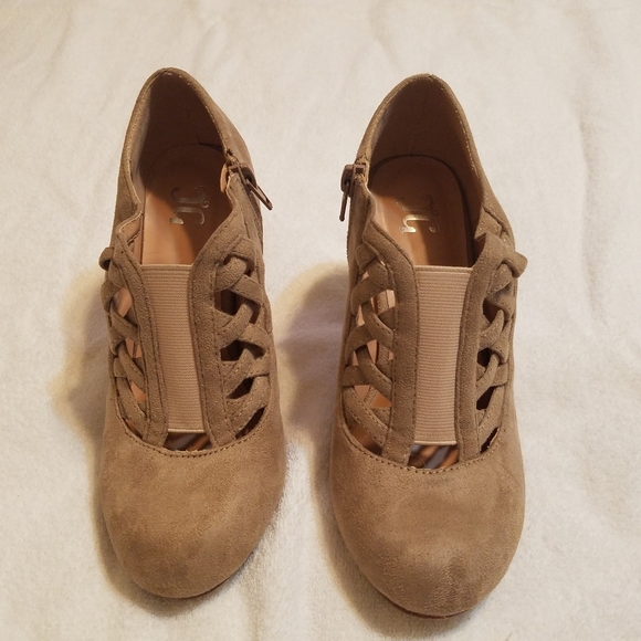 Brinley and Co. Bootie heels - Picture 1 of 4